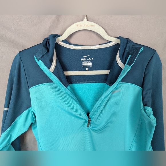 Nike dri fit running shirt small in excellent condition - Picture 6 of 9